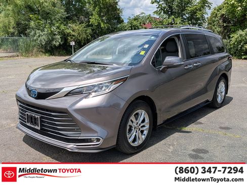 Certified 2024 Toyota Sienna Limited AWD/4WD image 7