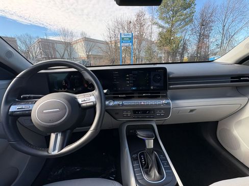 Used 2025 Hyundai Kona SEL image 33