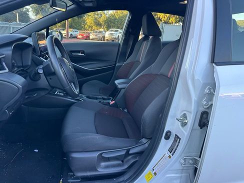 Used 2024 Toyota Corolla SE w/ SE Premium Package image 9