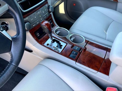 Used 2013 Toyota Highlander Limited FWD image 17