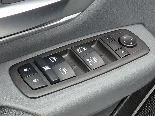 Used 2022 RAM 1500 4x4 Crew Cab image 26