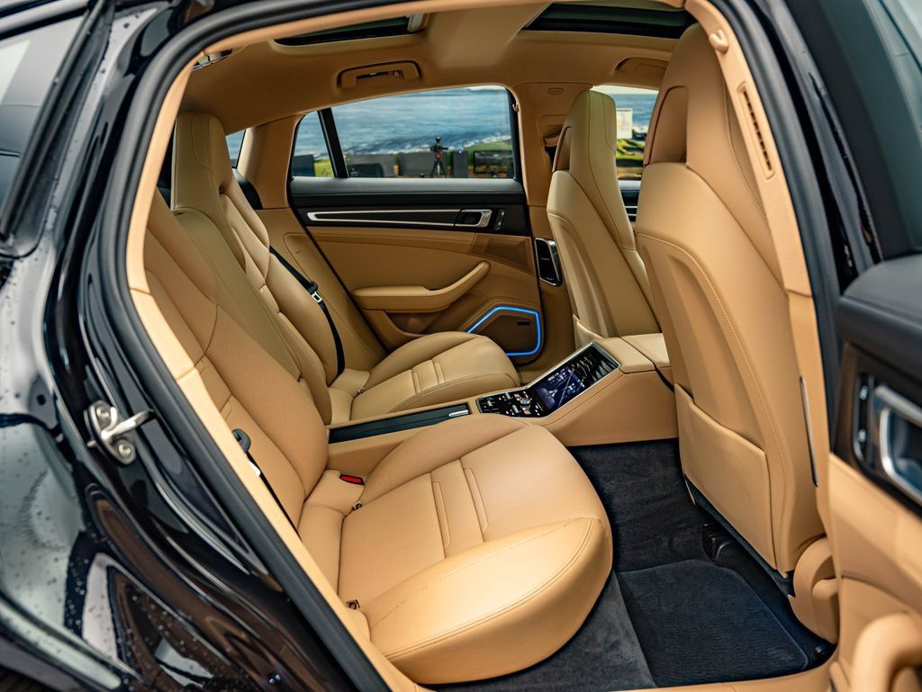 Certified 2023 Porsche Panamera Platinum Edition RWD image 43
