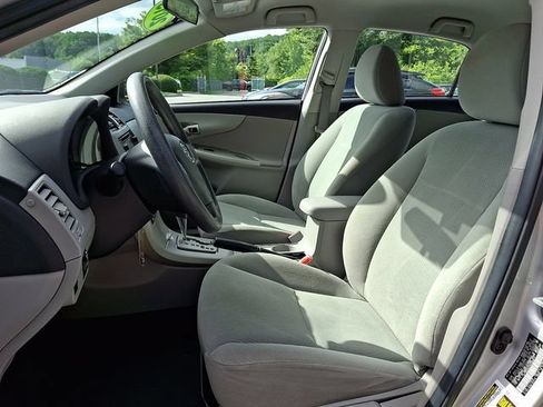 Used 2013 Toyota Corolla LE FWD image 13