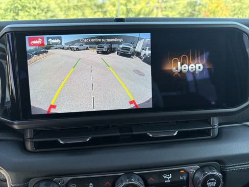 Used 2024 Jeep Wrangler Unlimited Rubicon 392 AWD/4WD image 33