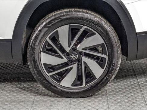 Used 2024 Volkswagen Atlas SE FWD image 36