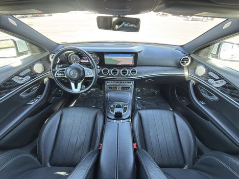 Used 2019 Mercedes-Benz E 300 4MATIC image 12
