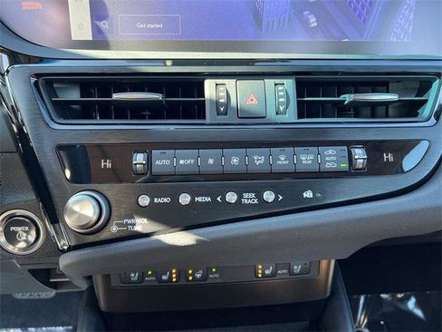 Certified 2025 Lexus ES 300h 300h image 17