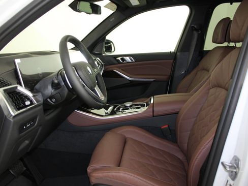 New 2026 BMW X5 xDrive40i w/ Climate Comfort Package image 24