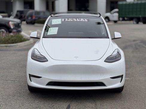 Used 2023 Tesla Model Y Long Range image 6