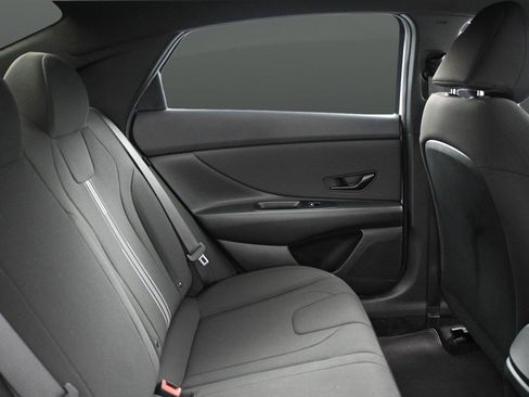 Used 2025 Hyundai Elantra SEL FWD image 23