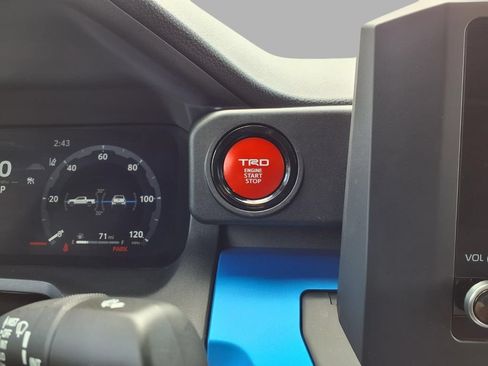 Used 2025 Toyota Tacoma TRD Off-Road AWD/4WD image 8