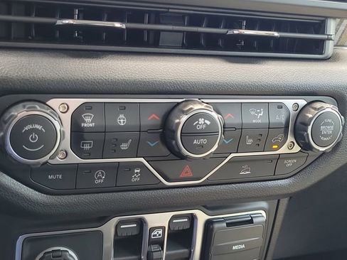 New 2026 Jeep Gladiator Mojave AWD/4WD image 21