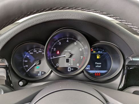 New 2026 Porsche Macan AWD/4WD image 16