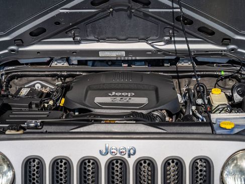 Used 2013 Jeep Wrangler Unlimited Sport w/ Connectivity Group image 20