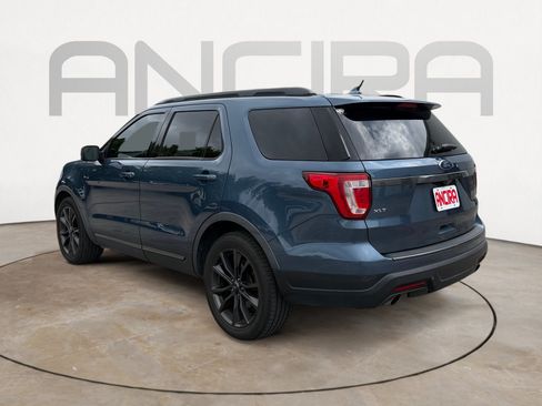 Used 2018 Ford Explorer XLT w/ Equipment Group 202A FWD image 7