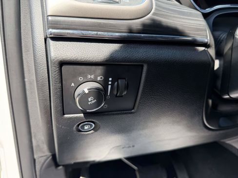 Used 2020 Jeep Grand Cherokee Limited w/ Luxury Group II AWD/4WD image 21