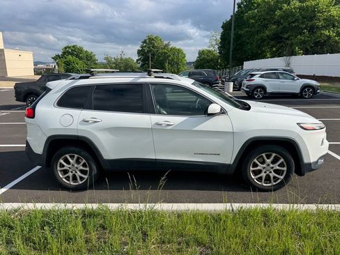 Used 2014 Jeep Cherokee Latitude FWD image 17