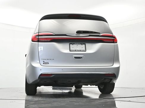 Used 2023 Chrysler Pacifica Touring-L FWD image 41