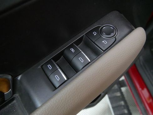 Used 2023 GMC Canyon Denali AWD/4WD image 16