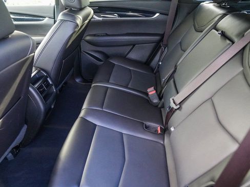 Used 2025 Cadillac XT5 Premium Luxury image 16