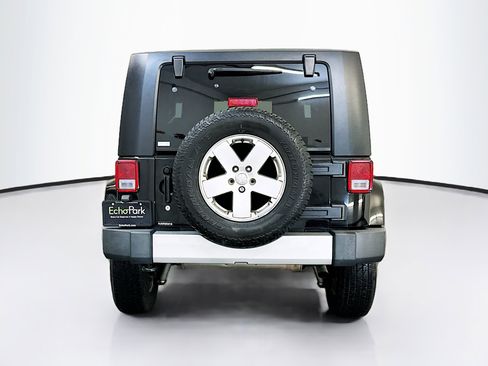 Used 2010 Jeep Wrangler Sahara image 7