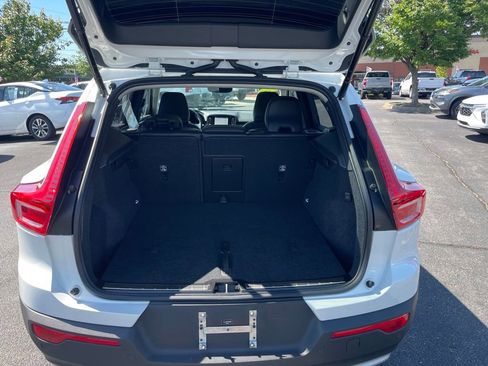 Used 2023 Volvo XC40 B5 Plus AWD/4WD image 11