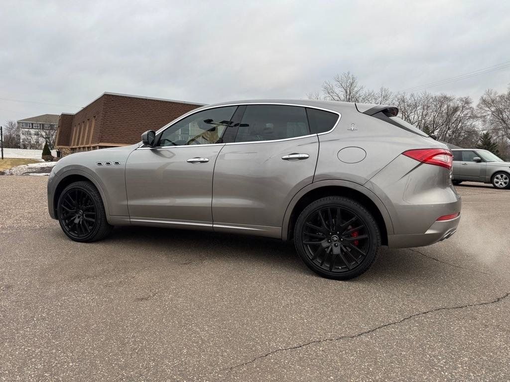 Used 2019 Maserati Levante AWD/4WD image 8