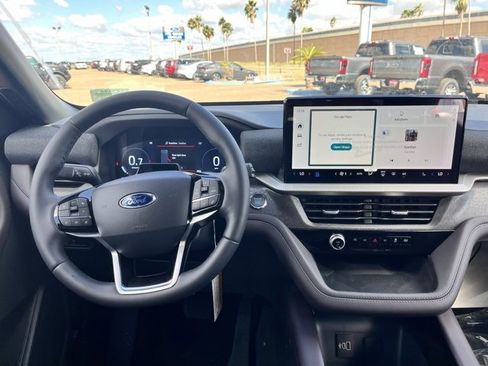 New 2026 Ford Explorer Platinum image 10