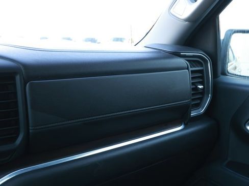 Used 2025 GMC Sierra 1500 SLT image 27