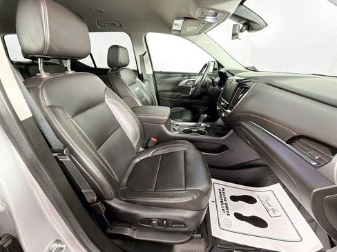Used 2020 Chevrolet Traverse RS image 31