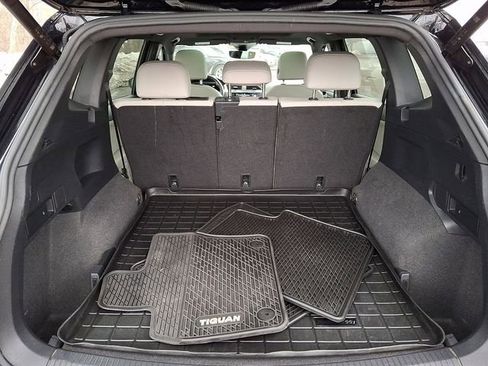 Used 2022 Volkswagen Tiguan SE R-Line image 30