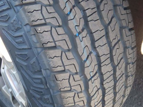 Used 2024 GMC Sierra 1500 SLT RWD image 12