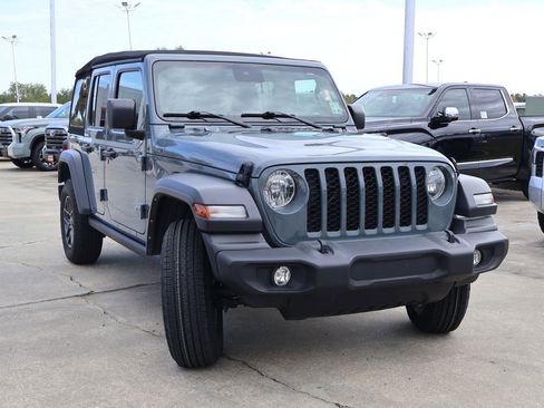 Used 2024 Jeep Wrangler Sport S image 21