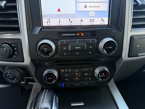 Used 2018 Ford F150 Lariat w/ Equipment Group 502A Luxury AWD/4WD image 29