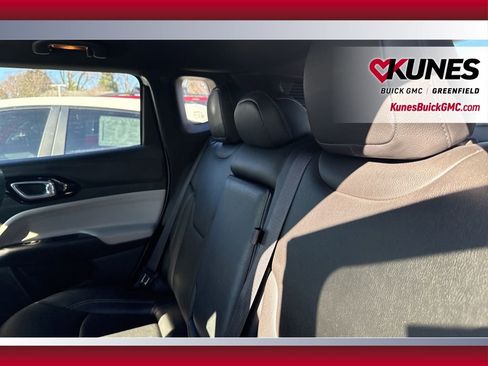 Used 2025 Jeep Compass Limited image 36