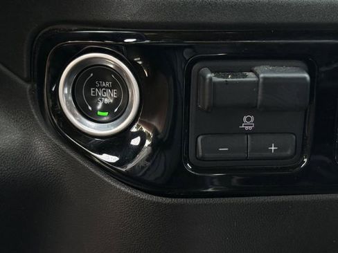Used 2024 Chevrolet Silverado 2500 LT AWD/4WD image 20