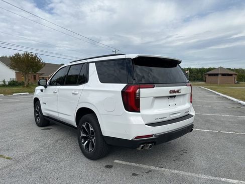 Used 2025 GMC Yukon AT4 w/ AT4 Premium Package AWD/4WD image 7