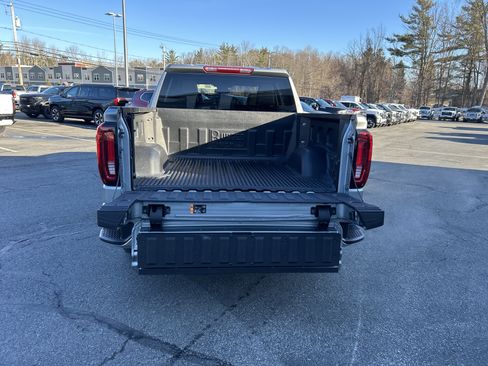 Certified 2025 GMC Sierra 1500 SLT image 27