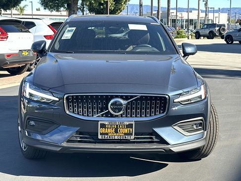 New 2026 Volvo V60 B5 Cross Country Plus w/ Climate Package image 2