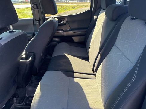 Used 2023 Toyota Tacoma TRD Off-Road image 11