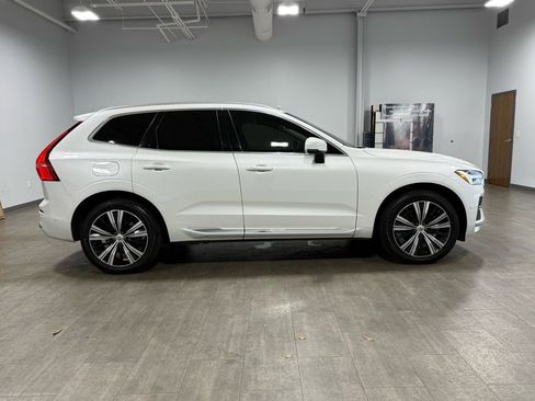 Used 2023 Volvo XC60 B5 Ultimate w/ Protection Package Premier image 3