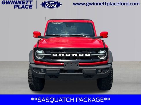 Used 2021 Ford Bronco Outer Banks w/ Sasquatch Package AWD/4WD image 2