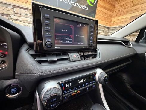 Used 2022 Toyota RAV4 XLE w/ Convenience Package AWD/4WD image 18
