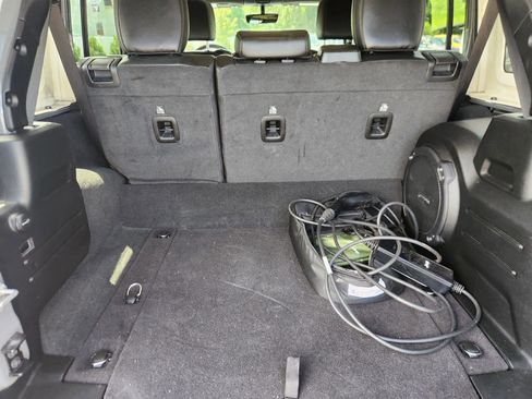 Used 2023 Jeep Wrangler Unlimited Sahara image 39