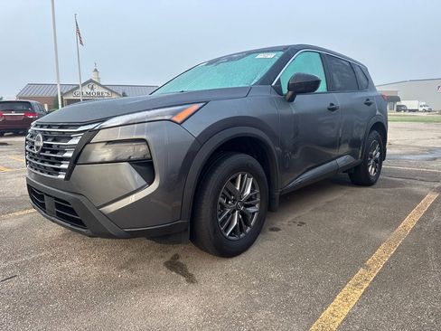 Used 2026 Nissan Rogue S FWD image 1