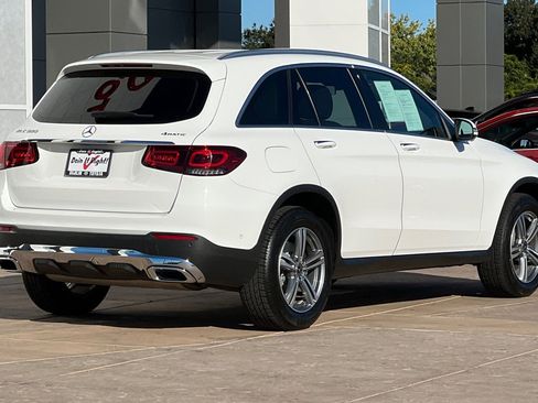 Used 2021 Mercedes-Benz GLC 300 GLC 300 4MATICﾮ w/ Premium Package image 4