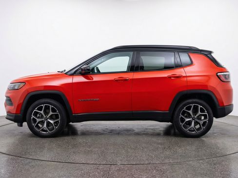 Used 2025 Jeep Compass Limited image 5