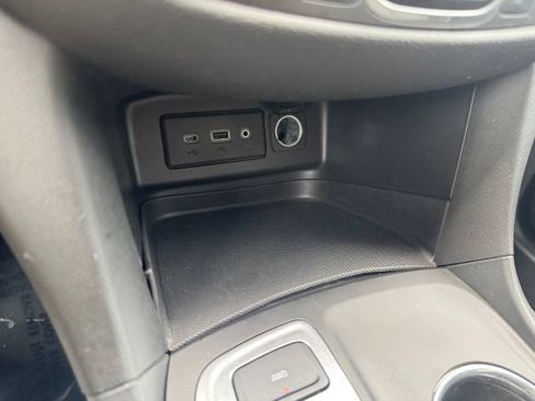 Used 2020 Chevrolet Equinox LT AWD/4WD image 19