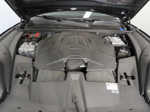 Certified 2024 Porsche Cayenne AWD/4WD image 48