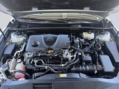 Used 2018 Toyota Camry SE FWD image 8